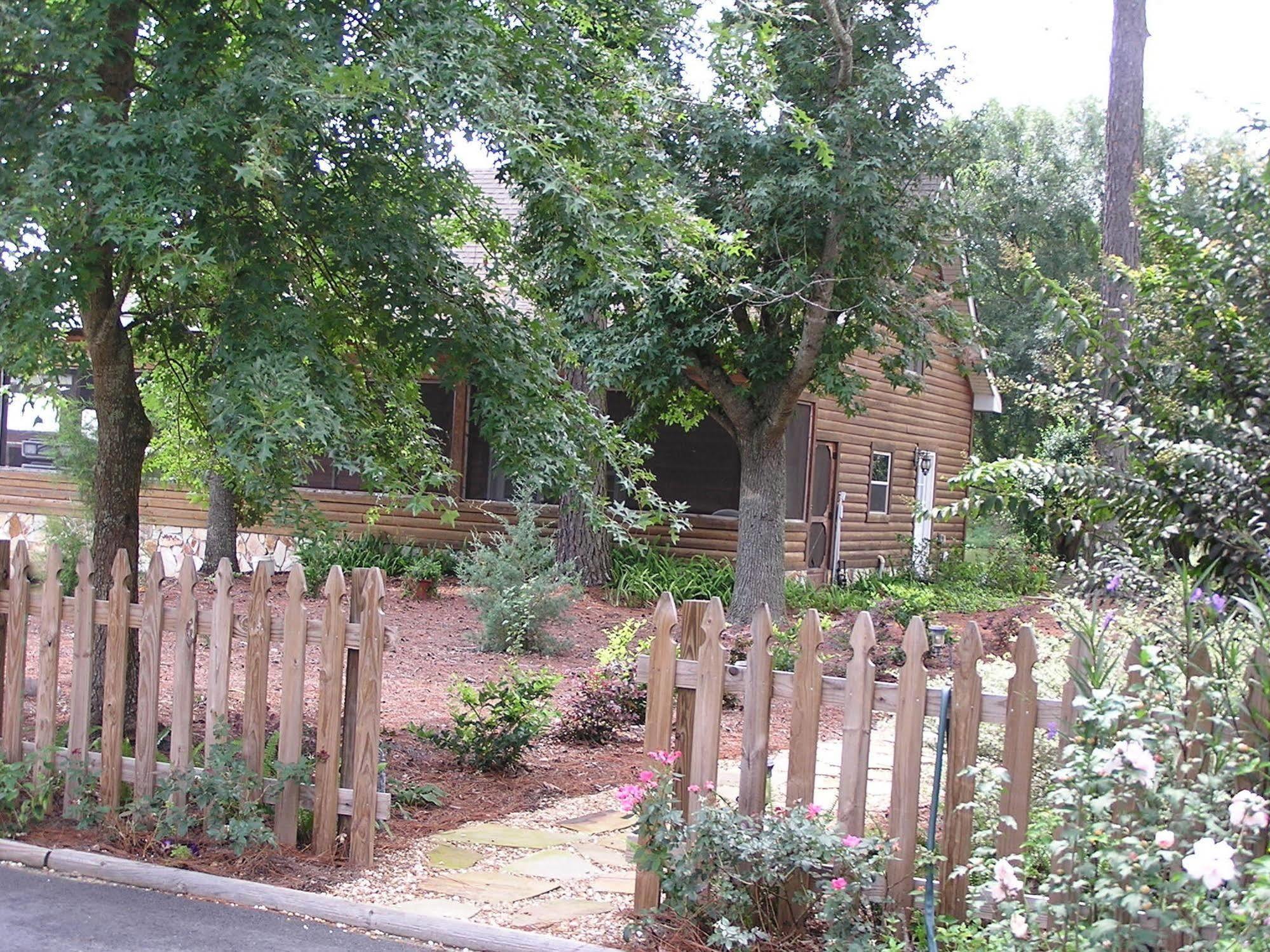 Shalom House Bed And Breakfast Tifton Eksteriør bilde